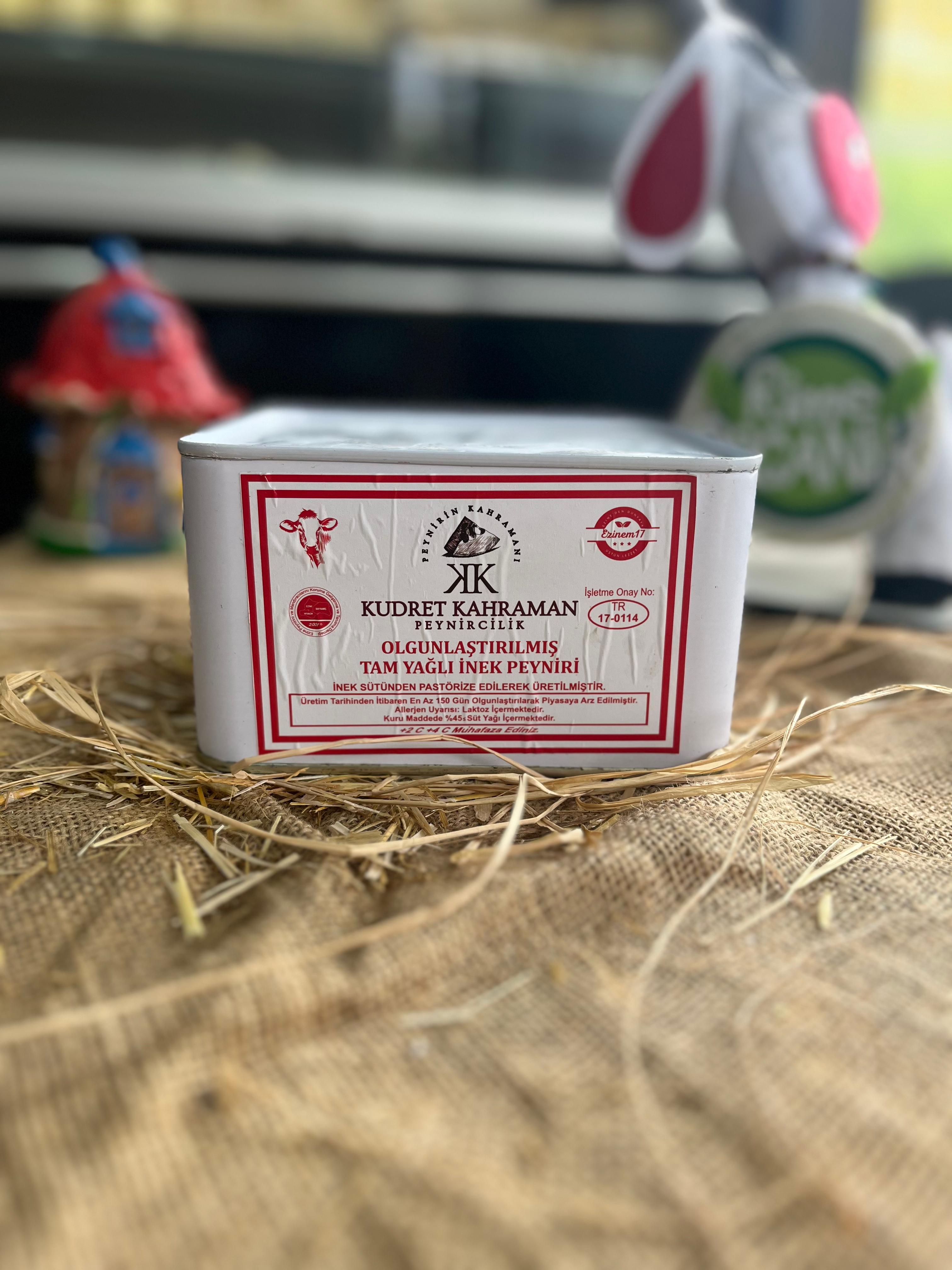 premium tam yağlı ezine inek peyniri 2250 gram