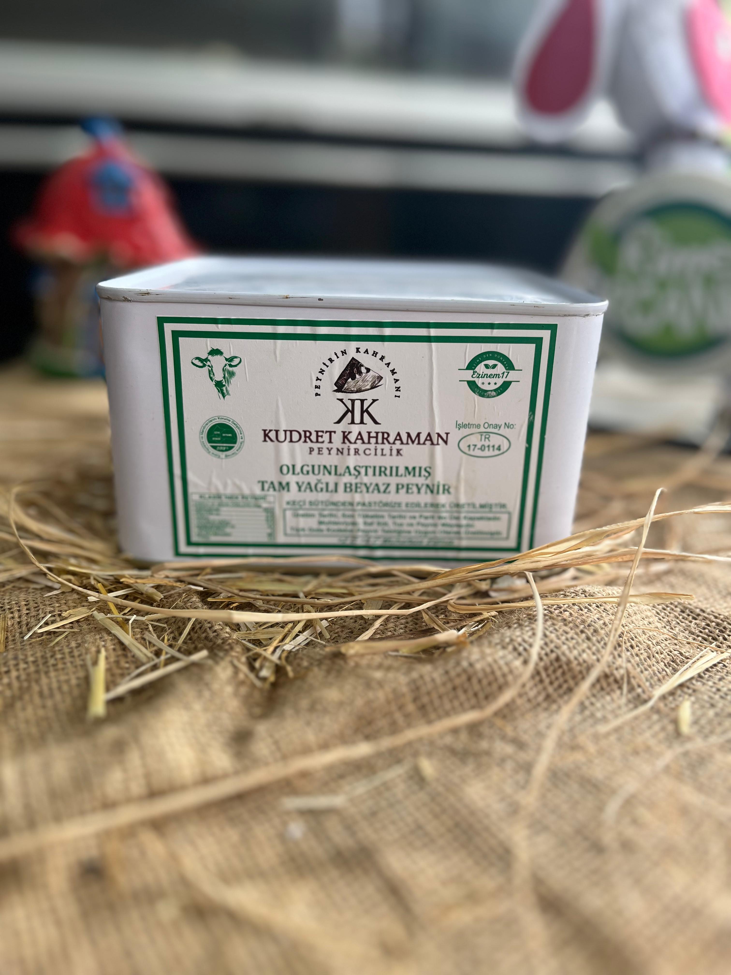 premium tam yağlı ezine keçi peyniri 2250 gram