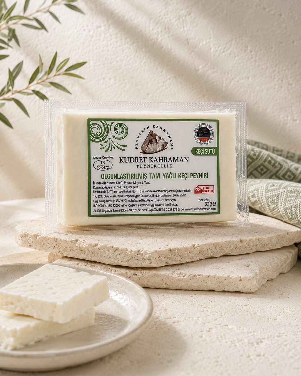 Premium Tam Yağlı Beyaz Ezine Keçi Peyniri 675gr
